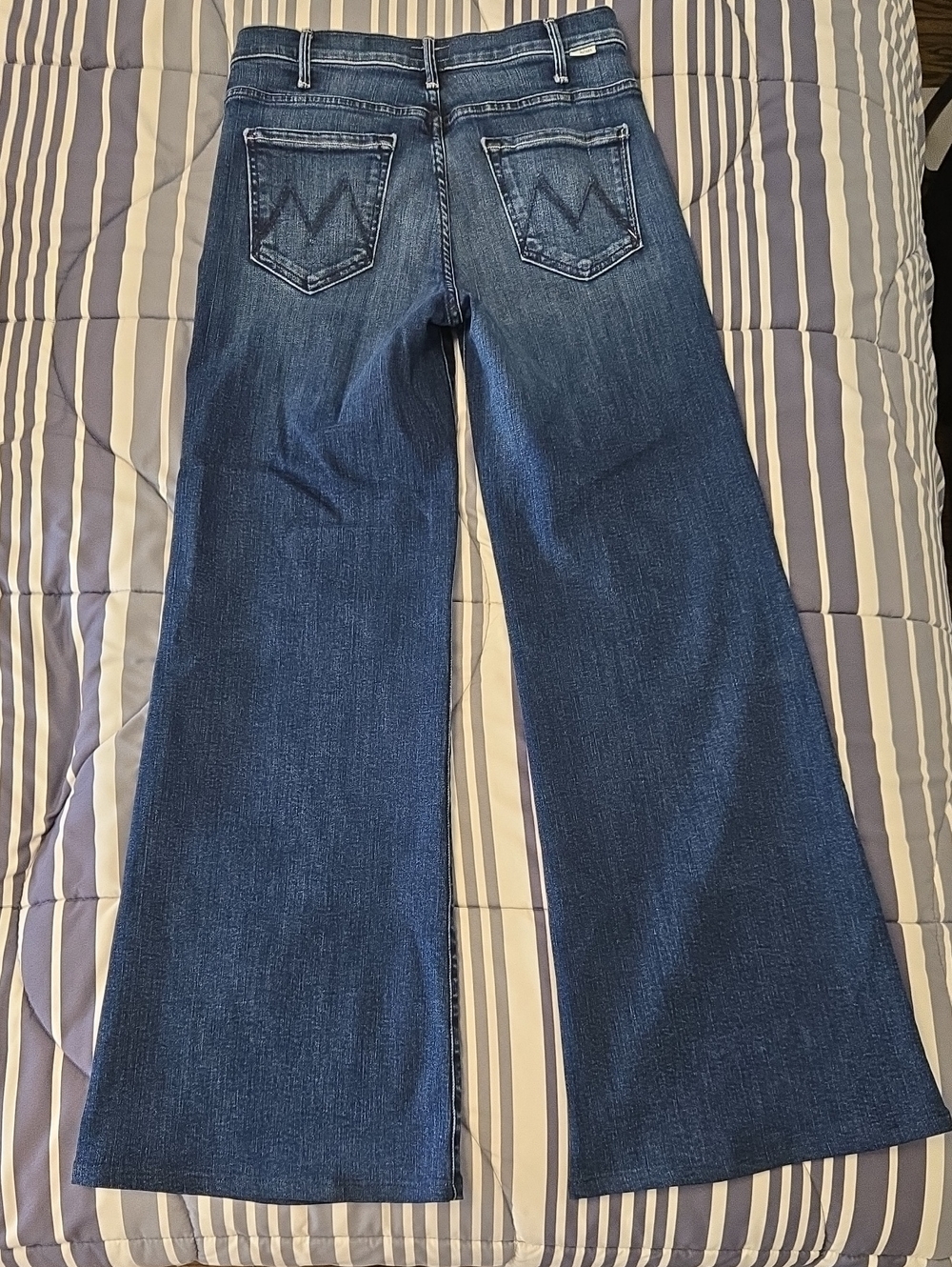 MOTHER Hustler Roller Sneak Wide Leg Flare Jeans in Medium Blue Wash - Picture 2 of 7